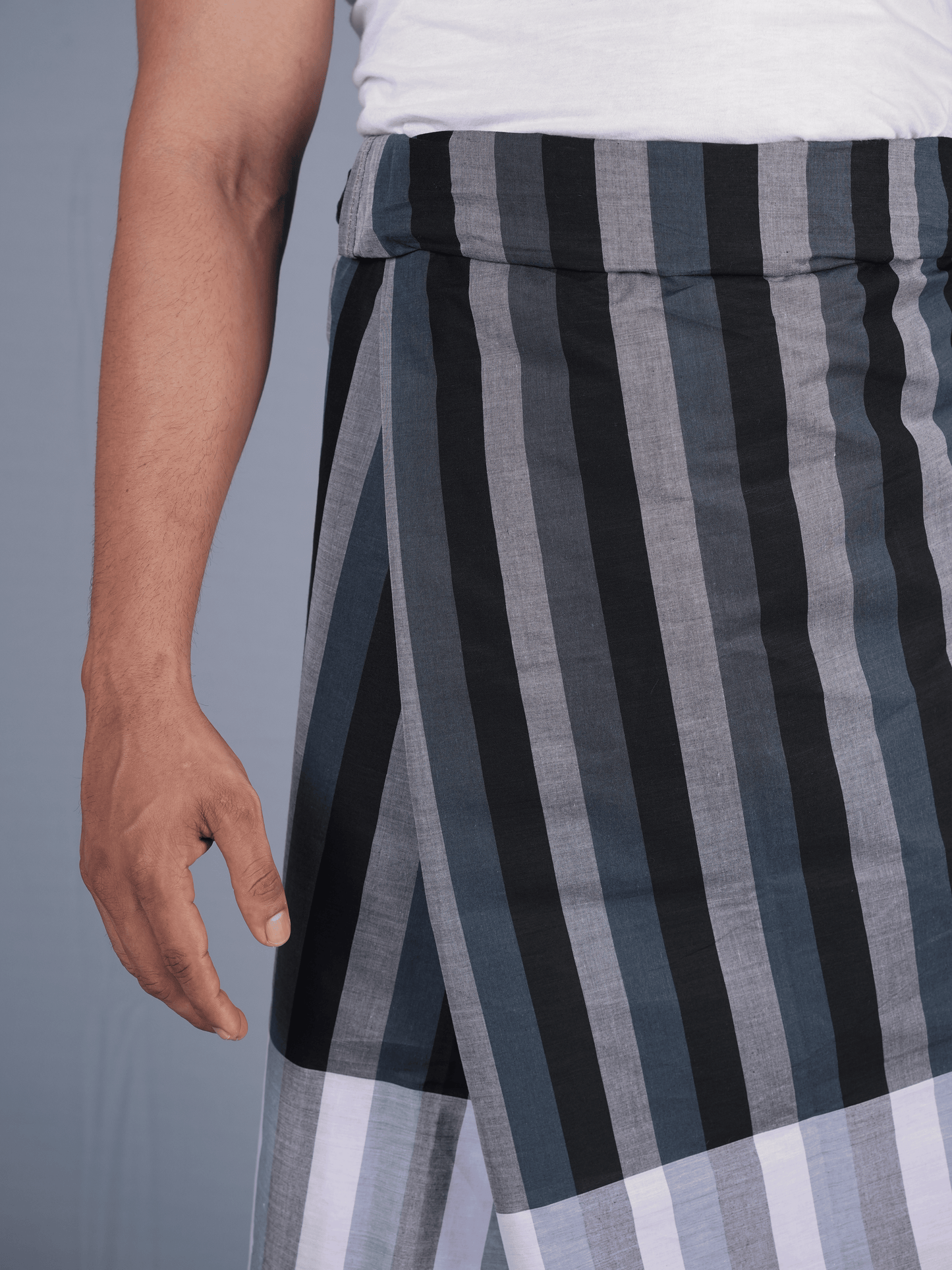 2.20 Mtrs 303 Supreme Fancy Colour Lungie Model 4