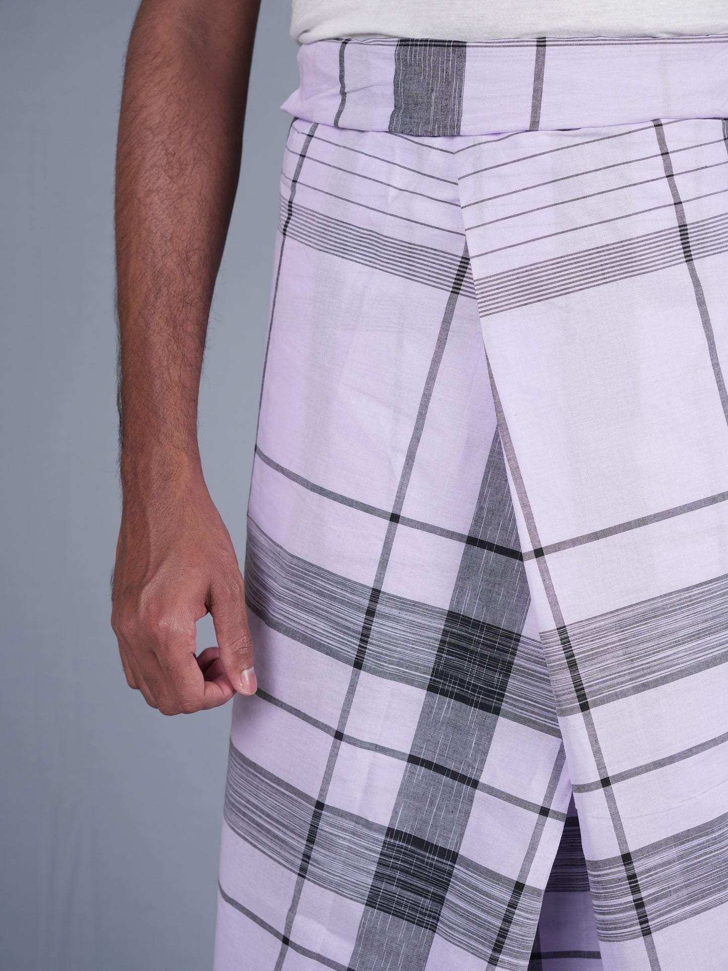 2.20 Mtrs 303 Supreme White Check  Lungie Model 3