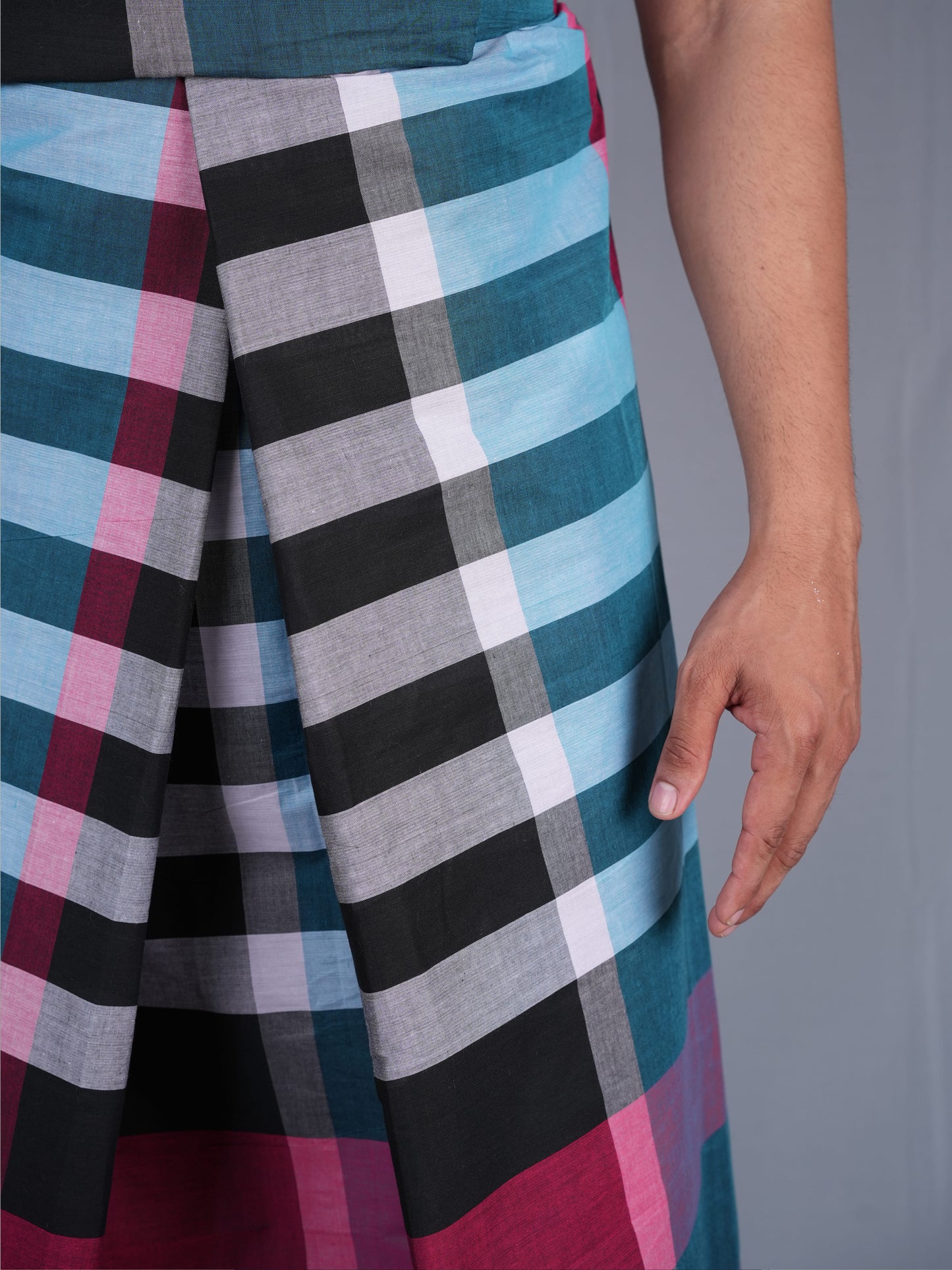 2.10 Mtrs Classic Fancy Colour Lungie Model 2